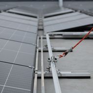 Arbeiten auf dem Dach: Sicherheit hat oberste Priorität