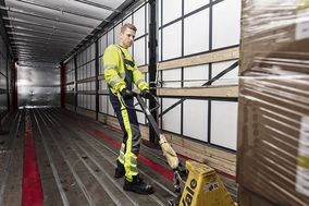 F. Engel: Cargo – strapazierfähig und cool