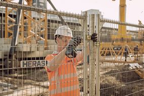 Heras Mobilzaun: Bei Bauzäunen auf Qualität setzen