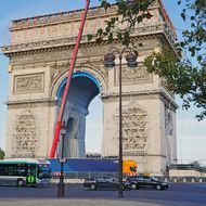 Zurrgurte von Dolezych sichern Verhüllung des Arc de Triomphe