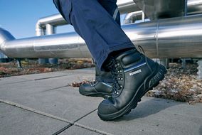 BIG Arbeitsschutz: Neue Sohlen-Technologie für »RUNNEX«-Produktpalette