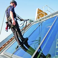 ST Quadrat: Bauaufsichtliche Zulassung für horizontales Schienensystem