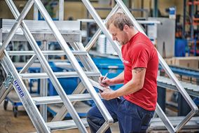 Hymer: Arbeitssicherheit durch bedarfsgerechte Steigtechnik erhöhen