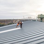 JSP Safety: Neue Schutzlösungen für Arbeiten in der Höhe