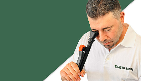 Schonende Augensp&uuml;lung mit &raquo;Aqua Push&laquo; 