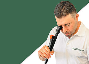 Schonende Augensp&uuml;lung mit &raquo;Aqua Push&laquo; 