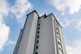 Sifatec: Dachsanierung in großer Höhe