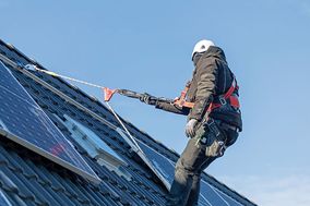 Absturzsicherungen für PV-Anlagen
