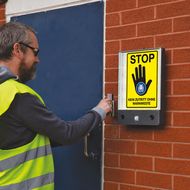 BRADY: Der »Schild-Wächter« für mehr Sicherheit auf Baustellen