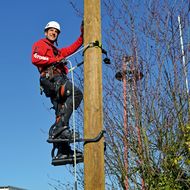 Industriekletterer: Ergonomisches Mastklettern