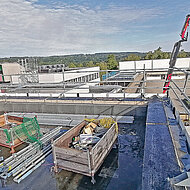 Sifatec GmbH & Co. KG Ger&uuml;st- und Befestigungsmodule Dachsanierung f&uuml;r traditionellen Schulkomplex 