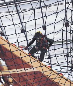 BG BAU: Fachkundige Absturzprävention