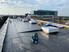 SIFATEC: Barrierefreies Arbeiten auf dem Dach