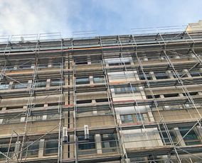 Altrad: Sicherheitsgeländer bewährt sich auf Baustelle