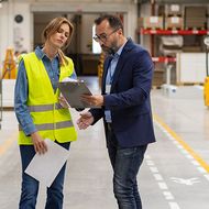 Sicherheitsprüfungen und Wartungen organisieren