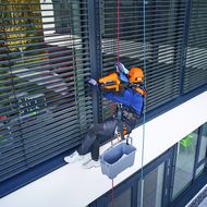 Skylotec: Sicheres Duo: Seilwinde und Schienensystem im Zusammenspiel