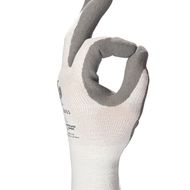 Engelbert Strauss: 1 Plastikflasche = 1 Paar Handschuhe 