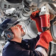 JSP Safety: Hochmoderne Schutzhelmlösungen und eine neue Einwegmaske