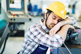 DGUV: Tipps bei Müdigkeit im Job