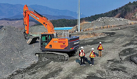 Develon Innovative  Sicherheitstechnologien f&uuml;r Bagger