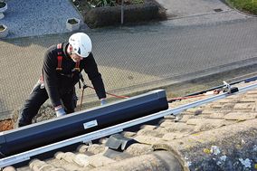 Sicher auf dem Steildach arbeiten