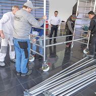 Expertentreff: Profis nehmen Fahr­gerüste unter die Lupe