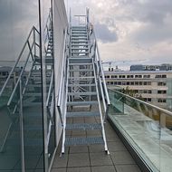 In zwei Zügen sicher aufs Dach