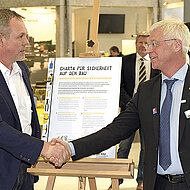 Holzbau unterzeichnet &raquo;Charta f&uuml;r Sicherheit&laquo;