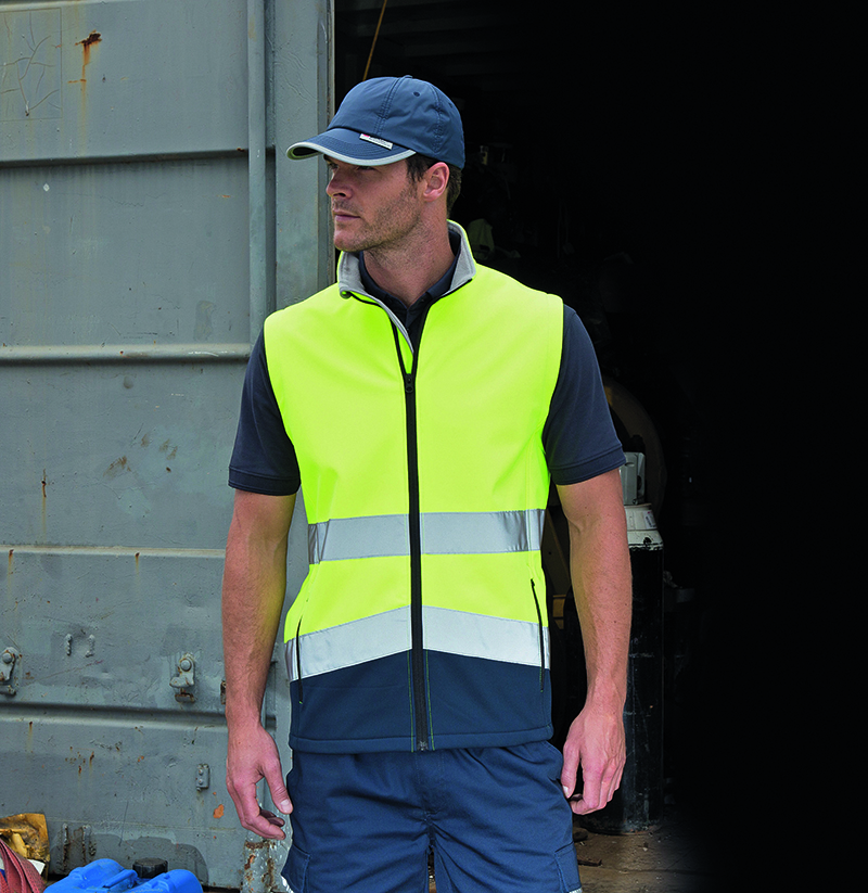 Result: Funktionelle und zuverlässige Arbeitskleidung